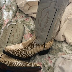 Men’s Western Boots size 9.5. Very nice